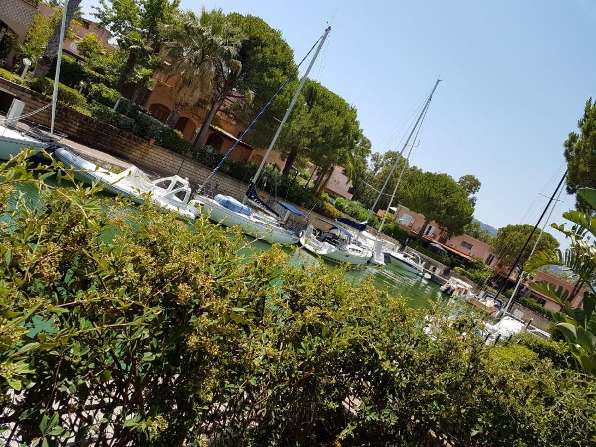 Villetta Nella Baia Furnari Eksteriør billede
